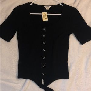 black short sleeve top